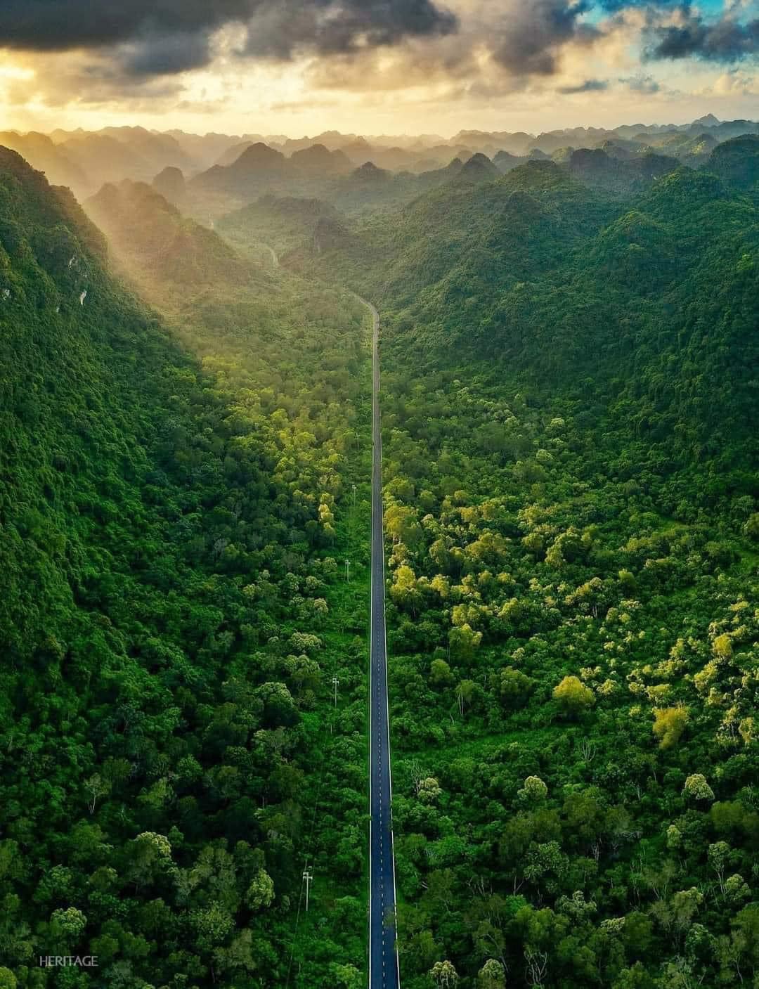 Mê hồn với cung đường xuyên đảo Cát Bà